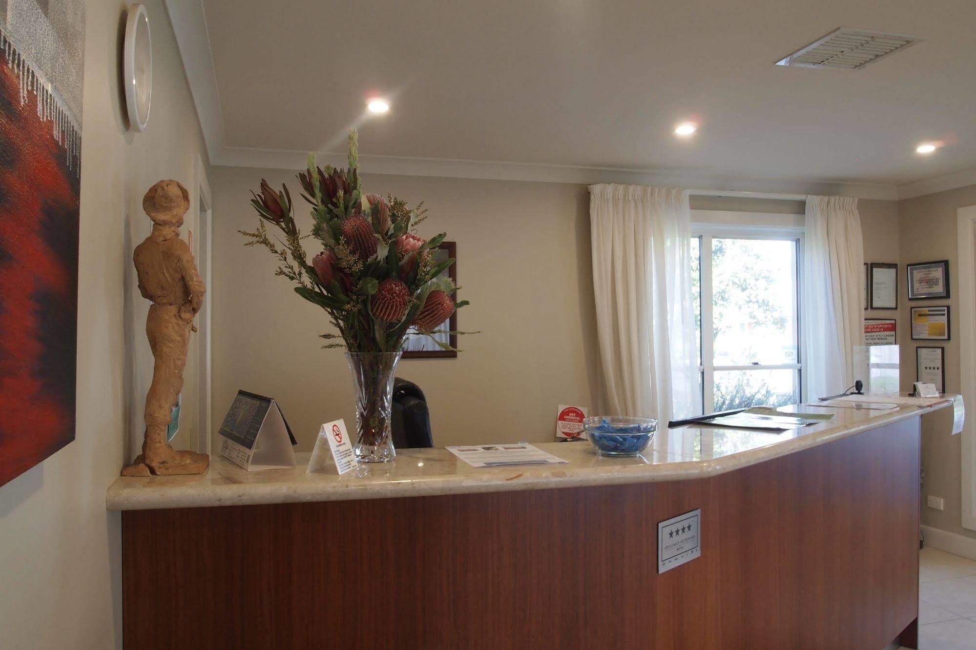 Alexander Cameron Suites Penola Luaran gambar