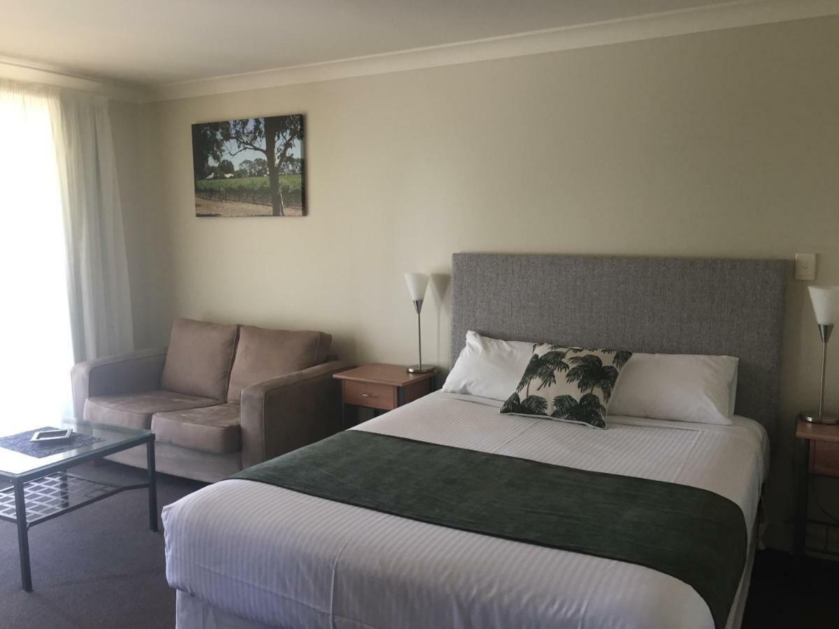 Alexander Cameron Suites Penola Luaran gambar