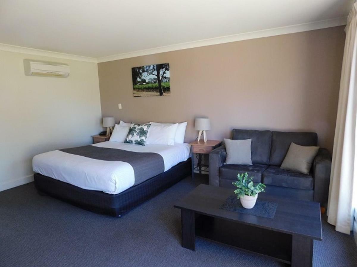 Alexander Cameron Suites Penola Luaran gambar